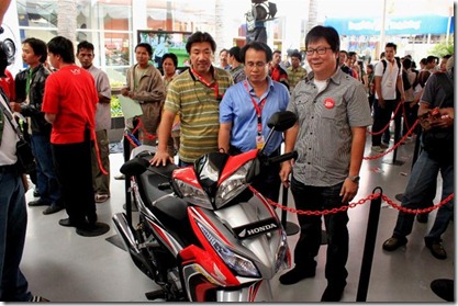 Honda-Blade-VIP-2 (Small)