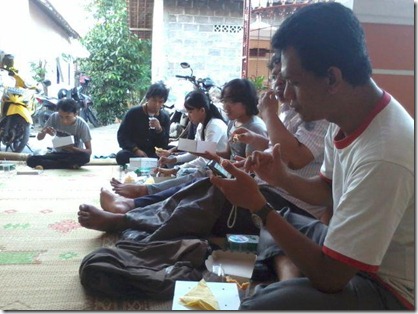 556548_242522919183586_392144415_n