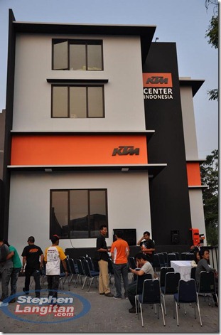 315460_10151007575032530_1545083005_n