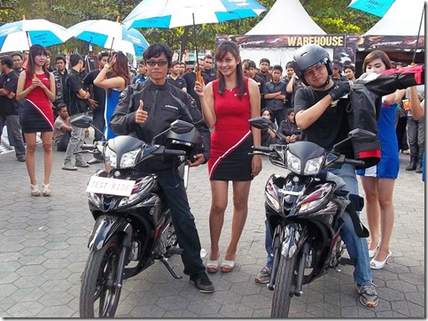 402961_3324721757357_1165163116_n