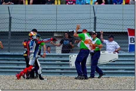 529616_3421489175866_174570921_n_thu