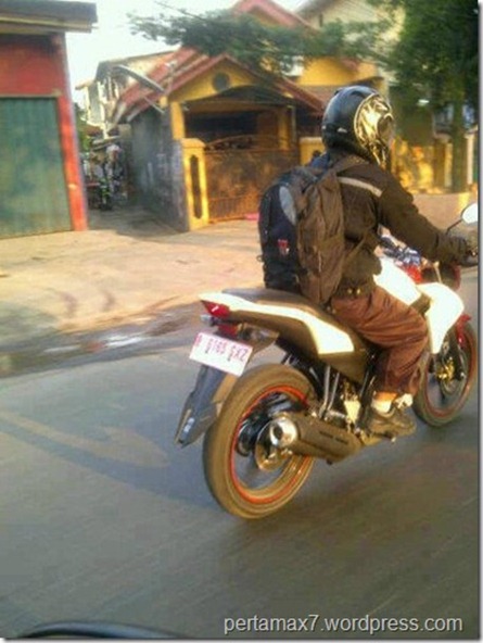 new-vixion-putih_thumb7