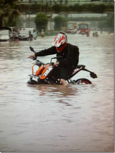 ktm duke banjir