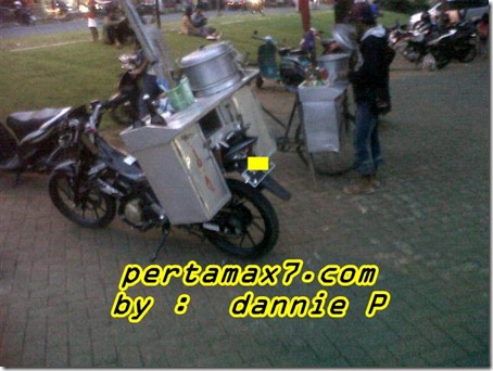 satria f jualan siomay 1