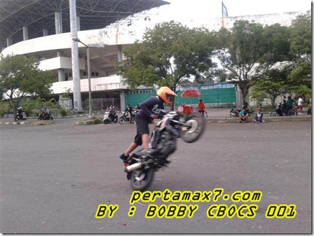 honda CB150R freestyle 1