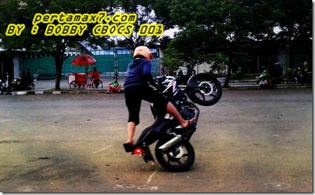 honda CB150R freestyle 3