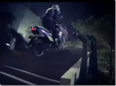 yamaha X-ride naik tangga