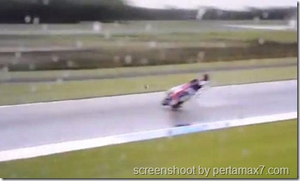 jorge lorenzo crash 11