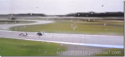 jorge lorenzo crash 13