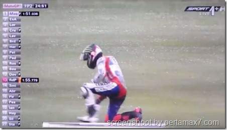 jorge lorenzo crash 18