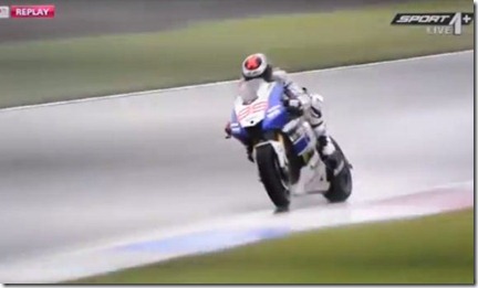 jorge lorenzo crash 3