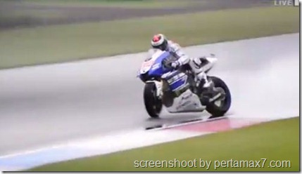 jorge lorenzo crash 4