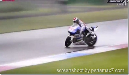 jorge lorenzo crash 5