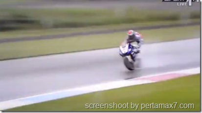 jorge lorenzo crash 7