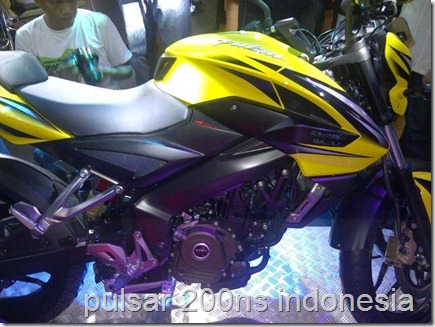kawasaki bajaj pulsar 200ns (Small)