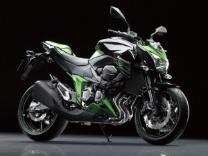 KAWASAKI-Z800-_2.jpg