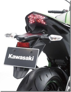 KAWASAKI-Z800-_32_thumb.jpg