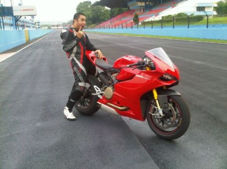 mbah-dukun-panigale.jpg