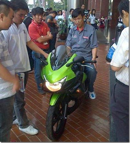 tvs apahce RTR 160 faired (Small)