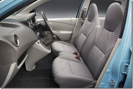 datsun go first row side view