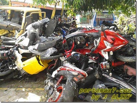 sepeda motor yamaha rusak (Small)