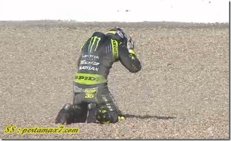 cal crutlow crash on silverstone 11