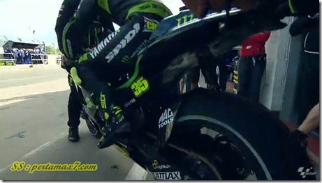 cal crutlow crash on silverstone 7