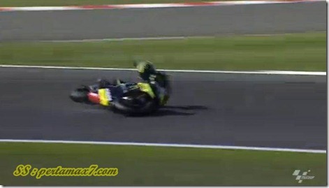 cal crutlow crash on silverstone 9