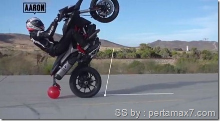 ducati wheelie challenge ballon 3