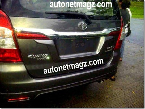 innova-baru-belakang