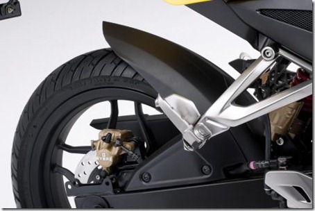 kawasaki bajaj pulsar 200ns footstep