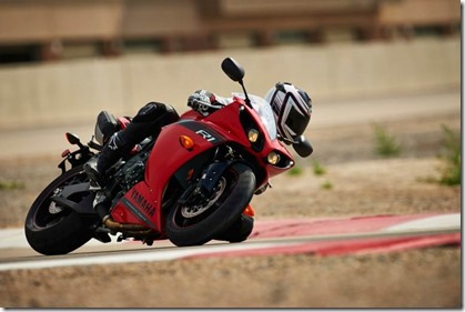 2014-Yamaha-R1-red-770x513