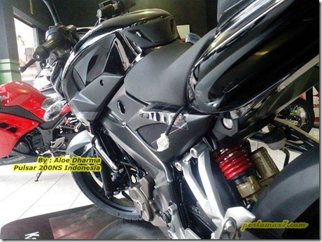 kawasaki bajaj pulsar 200ns indonesia 1