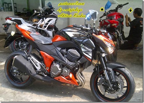 kawasaki Z800 orange kawasaki Z800 orange