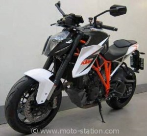 KTM-1290-super-duke-r-1.jpg
