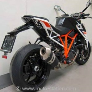 KTM-1290-super-duke-r-2.jpg