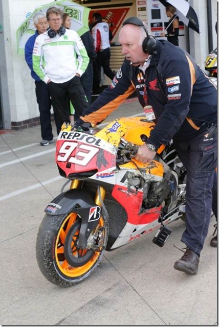 marquez honda RC213V crash (Small)