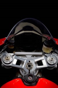 2014-Ducati-1199-Superleggera-studio-31-635×952-Small.jpg