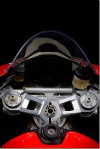 2014-Ducati-1199-Superleggera-studio-31-635×952-Small_thumb.jpg
