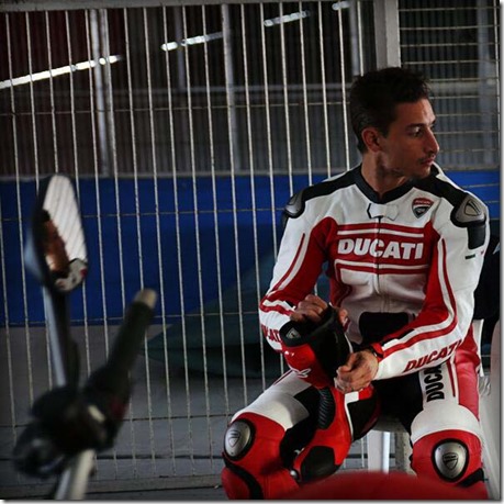 Ducati-Monster-EICMA-teaser-05