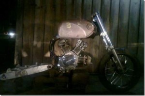 honda-GL100-3-silinder-600-cc-3_thumb.jpg