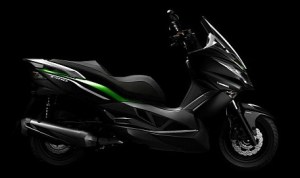 kawasaki-j300-maxi-scooter-2.jpg