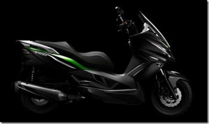 kawasaki-j300-maxi-scooter-2_thumb.jpg