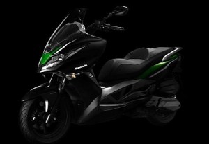kawasaki-j300-maxi-scooter-3.jpg