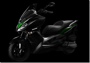kawasaki-j300-maxi-scooter-3_thumb.jpg