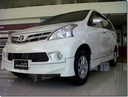 toyota avanza tom's (Small)