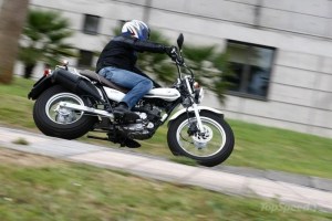 2013-suzuki-vanvan-125-3_800x0w.jpg