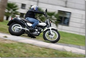 2013-suzuki-vanvan-125-3_800x0w_thumb.jpg