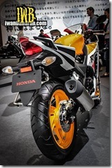 all new honda CBR250R Dual Headlamp 11