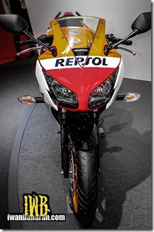 all new honda CBR250R Dual Headlamp 3